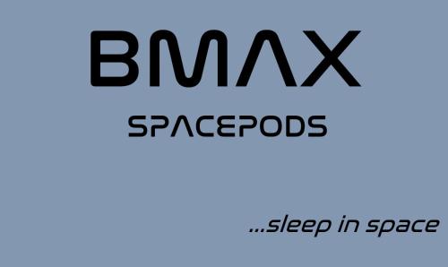 PusokBMAX SPACEPODS的带有单词s bangypods的文本框,在空间睡觉
