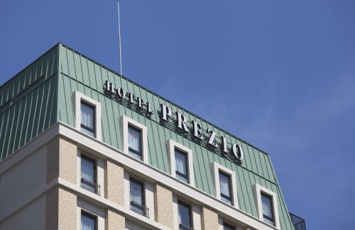 静冈静铁商旅Prezio　静冈站北的上面有标志的建筑