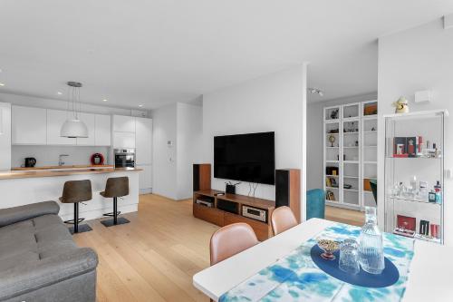 Cozy Studio with Modern Finishes, Move-in Ready! - craigslist - Cozy Modern Apartments For Rent