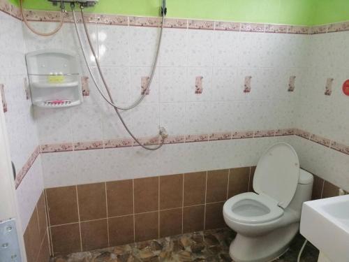 B TONG HOUSE Khaokho Resort的一间浴室