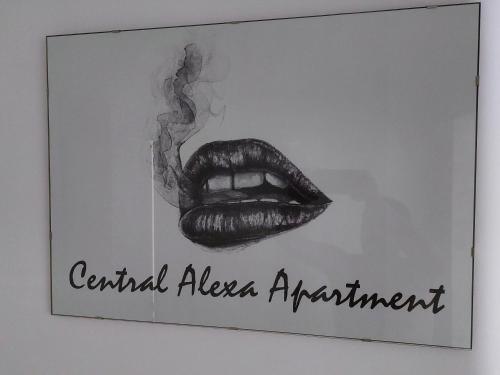 巴克乌Central Alexa Apartament的一张嘴巴上用中央辩论词的图片