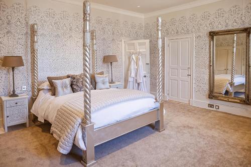 Gileston Manor Luxury B&B客房内的一张或多张床位