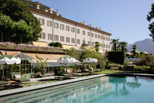 莫尔特拉肖Passalacqua的大楼前设有游泳池的酒店