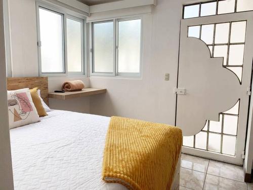 Detailed and Modern Apartment D客房内的一张或多张床位