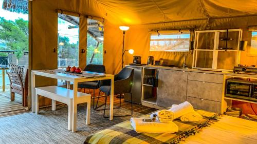 African Safari Canvas Lodge Tent Sea View