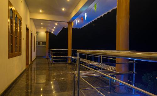 提喀迪Namasthe Thekkady的医院夜间走廊