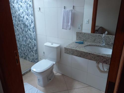 Hospedaria São João的一间浴室