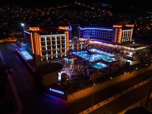迪迪姆Maxeria Blue Didyma的夜晚从空中欣赏毫克姆豪华酒店