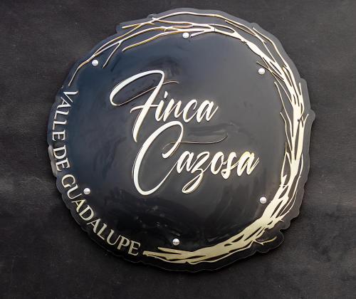 瓜达鲁佩镇Finca Cazosa的比萨饼店的黑标志
