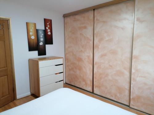 Beautiful double bedroom in shared flat near Olympic Park in Stratford London平面图