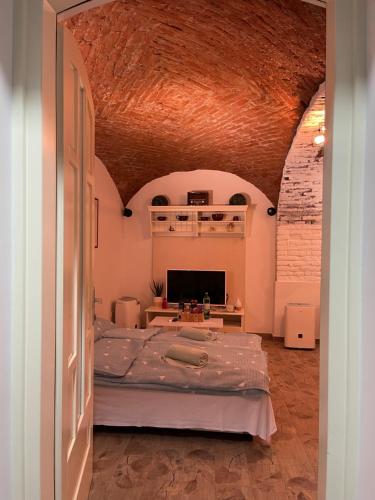 萨格勒布Apartment San Marco的卧室配有一张床