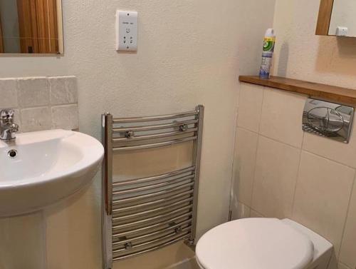 Lough Cuan Apartment的一间浴室