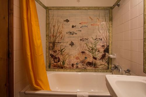 辛特拉花园酒店的一间浴室