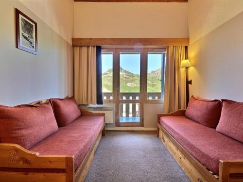 Appartement Belle Plagne, 3 pièces, 6 personnes - FR-1-455-8的休息区