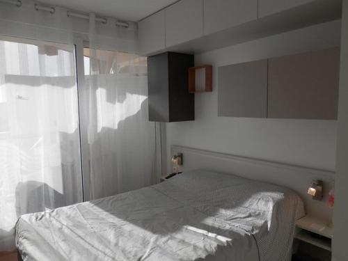 Appartement Vieux-Boucau-les-Bains, 2 pièces, 4 personnes - FR-1-379-81客房内的一张或多张床位
