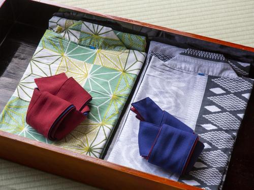 高山Sumiya Seika - Vacation STAY 17471v的装满不同类型纽带的盒子