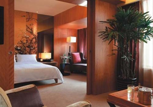 东莞汇源美爵酒店客房内的一张或多张床位