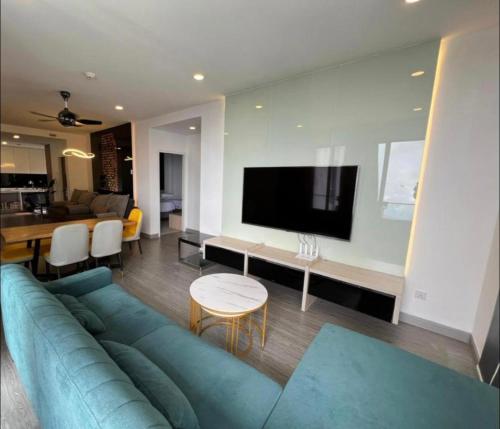 2BR Cozy Space with Living Room hosted by Genting Grandeur的休息区