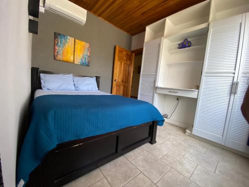Casa Camino Luna Private Rooms客房内的一张或多张床位
