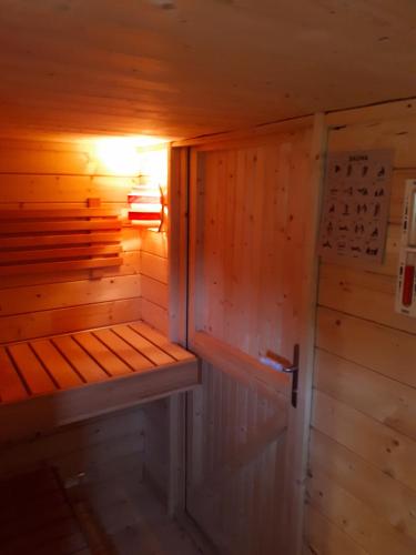 Tiny house, sauna hot tub Gesves Namur Ardennes