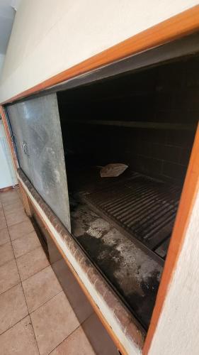 马德普拉塔Chalet Mar del Plata的内脏的烤箱