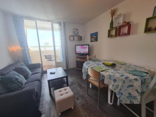 Appartement Saint-Hilaire-de-Riez, 3 pièces, 4 personnes - FR-1-224C-416的休息区