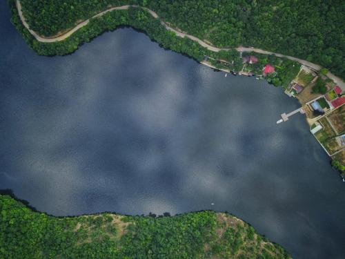 奥尔绍瓦Nautica Bahna的水体的空中景观