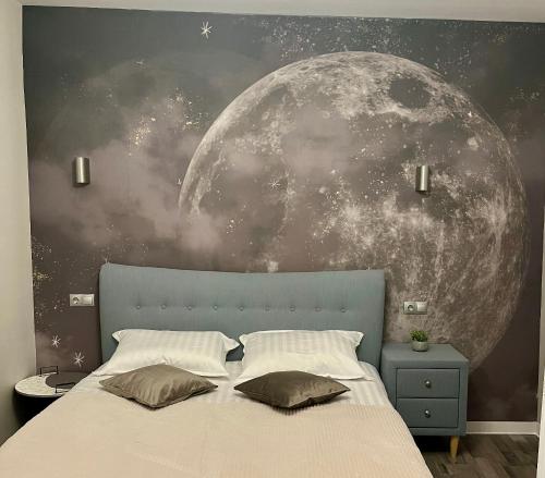 Moon and Sun Apartments客房内的一张或多张床位