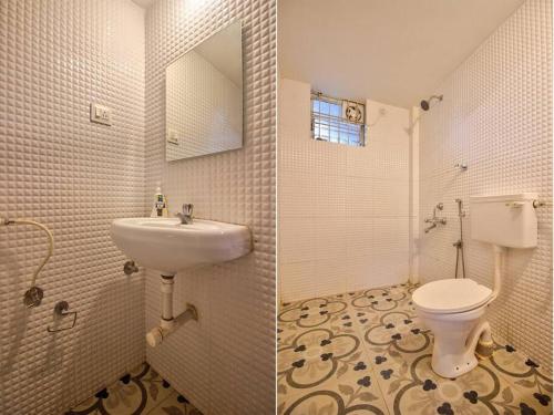 果阿旧城Luxury 6 BHK Villa with Private Swimming Pool的浴室设有水槽和卫生间,两幅图片