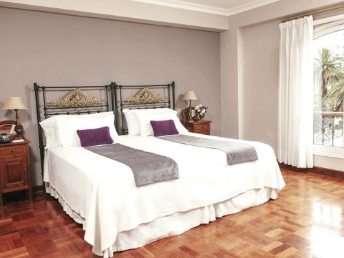索拉尔德拉广场酒店客房内的一张或多张床位