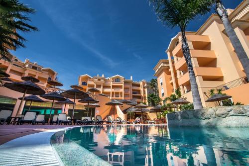 Estrela da Luz Resort内部或周边的泳池