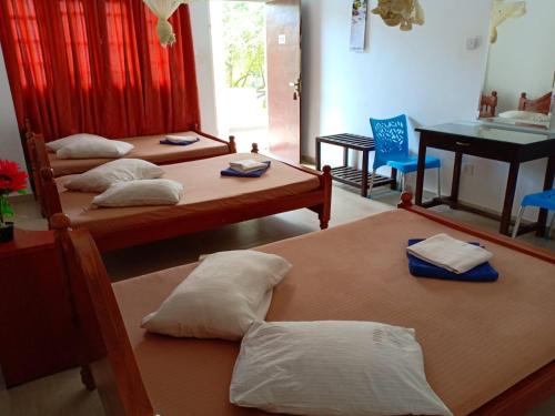 塞诺拉酒店客房内的一张或多张床位
