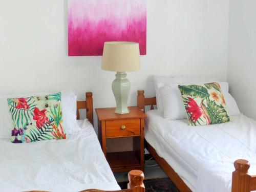 Selen's Apartment in Ti Rocher Micoud Saint Lucia客房内的一张或多张床位