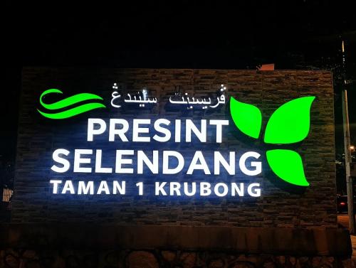 马六甲Selendang - Near Std Hang Jebat, MITC & UTEM的卖坦南坎布尔多尔的餐馆的标志