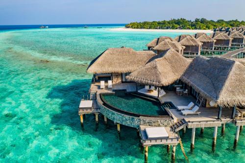 迪德赫胡JA Manafaru Maldives的水上度假村的空中景观