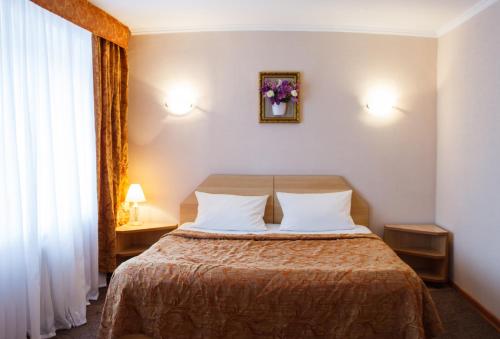 保加尔酒店客房内的一张或多张床位