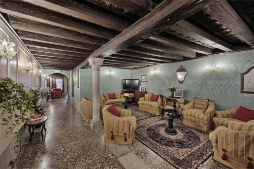 威尼斯保萨尼亚酒店的相册照片