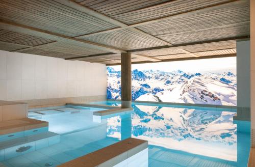 艾姆拉普拉涅TERRESENS - Le Snoroc的山景游泳池