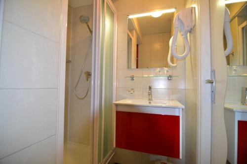卡奥尔布里酒店 - 瓦勒特利的一间浴室
