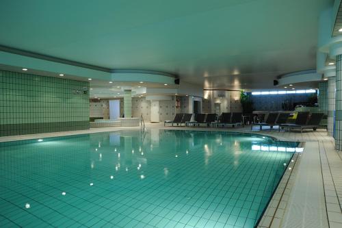 Vayamundo Oostende - Apartments内部或周边的泳池