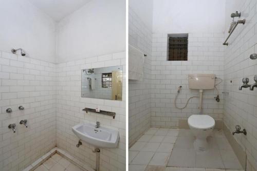 布巴内什瓦尔Goroomgo Upasana Bhubaneswar的浴室的两张照片,配有卫生间和水槽