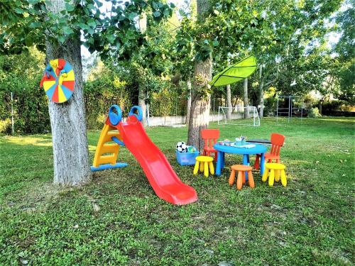 Villa Elena的儿童游玩区