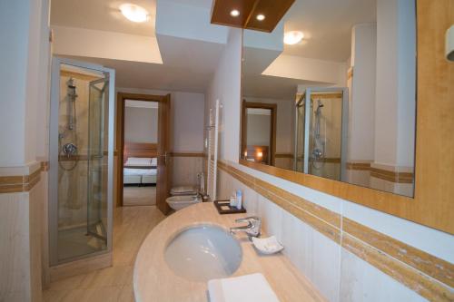 Hotel Royal Falcone的一间浴室