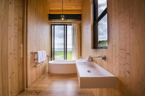安南戴尔海边避世农庄及精选豪华别墅和度假屋的一间浴室