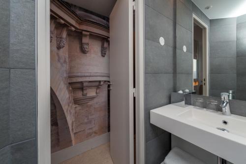 Hôtel le 209 Paris Bercy的一间浴室