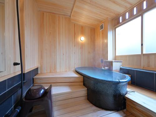 草津温泉旅馆的一间浴室