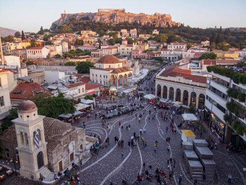 雅典Экскурсии в Афинах Гид Афины的城市街道的空中景观