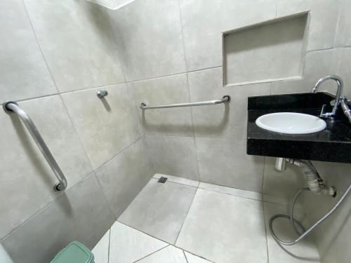 Hostel Gravatá的一间浴室