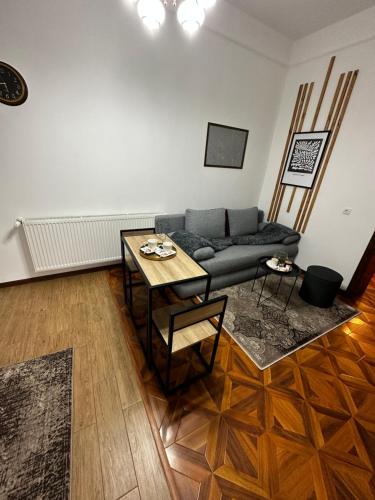 锡比乌Sylt的客厅配有沙发和桌子