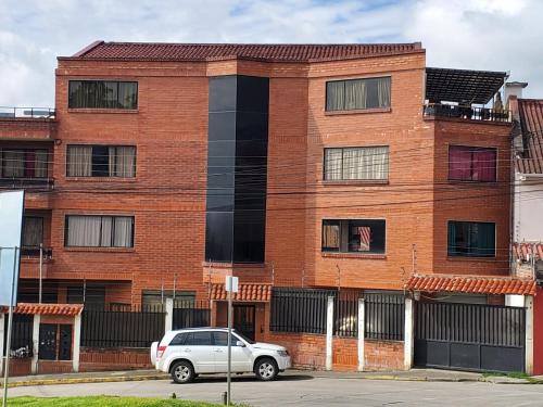 Departamento en Cuenca, 3 Habitaciones y parqueo gratis